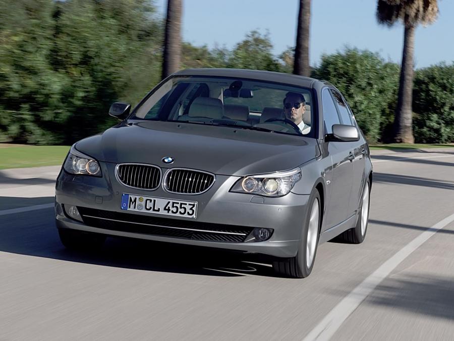  BMW 530i 2007 года  (фото 26 из 30)